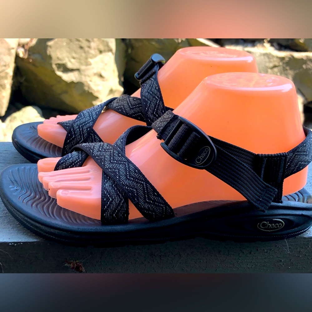 CHACO ZX3 J105080 Women's Black White Strappy Toe Sport Sandals Size 39/8US